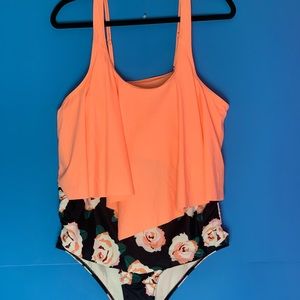 Two piece halter  bathing suit NWT☀️